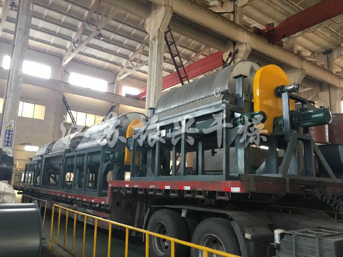 糖心VLOG四台滾筒刮板發（fā）貨現場