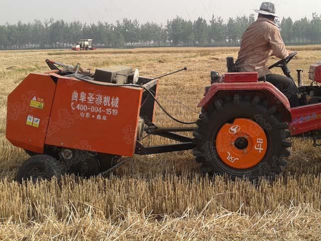 關（guān）於打捆（kǔn）包膜機的工作特點及秸稈（gǎn）利用效果分享