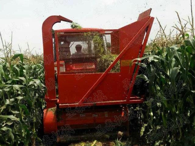 大型秸稈回收機可（kě）與35-120馬力拖拉機配套，全懸掛作業