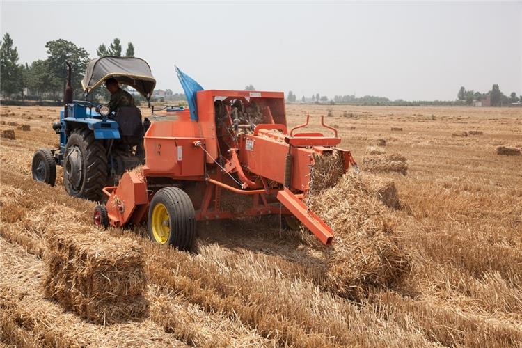 秸稈（gǎn）打捆機