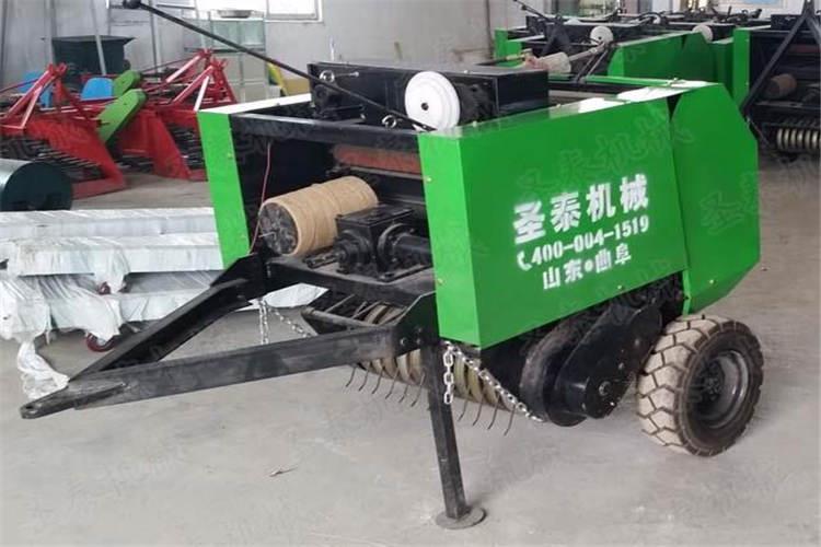 通過使用秸杆打（dǎ）捆機，可以充（chōng）分的對農作物秸杆進行回收，這樣既能創造一種新（xīn）型的可利用能源還能獲得（dé）額外收益