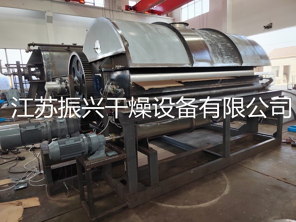 3台單（dān）滾筒刮板幹燥機出口俄羅斯